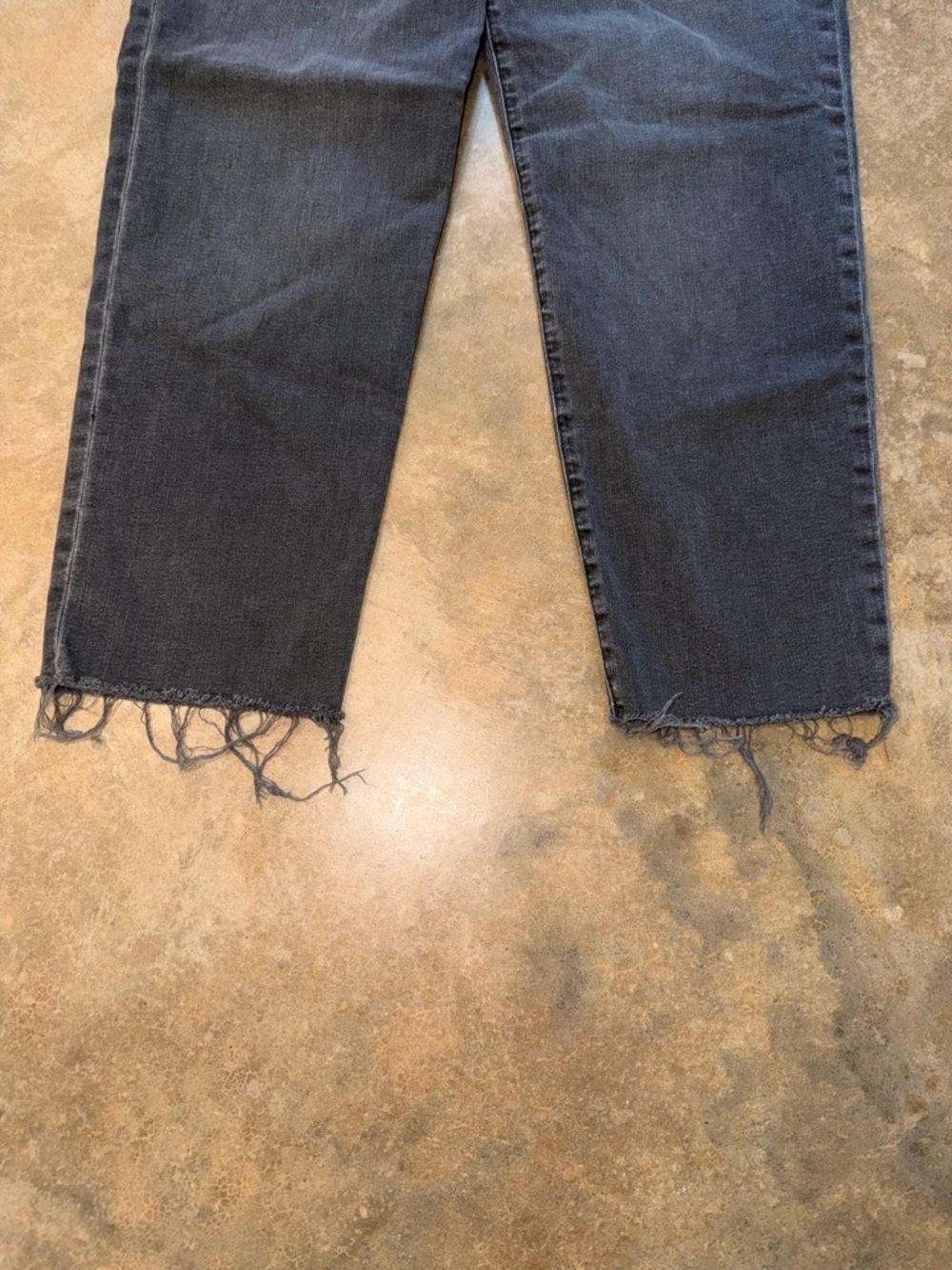 Joe’s Jeans Ginara High Rise Straight Leg Raw Hem Black Jeans Size 31 - Picture 4 of 10